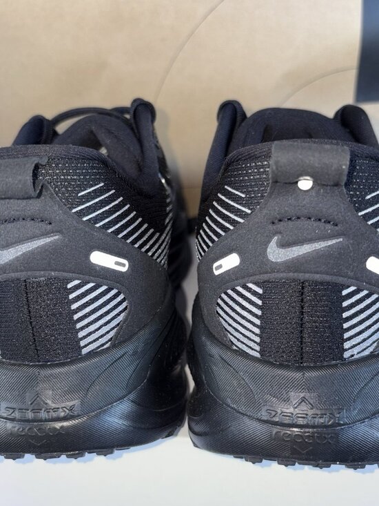 NEW Nike By You Vomero 18 Running Black White Silver IO7528-900 Size 11.5 main image 8